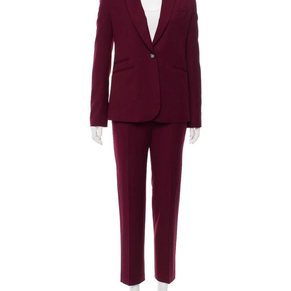 Burgundy Elizabeth and James suit size 2 Minho condition.
